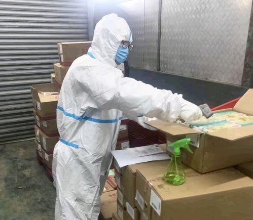 一人撑起全部门疫情期间家乐福一线收货员日验货数吨
